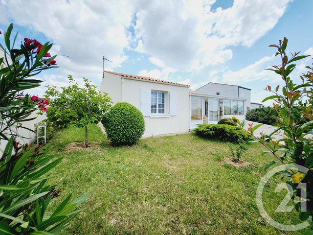 maison à vendre - 5 pièces - 123.0 m2 - L HOUMEAU - 17 - POITOU-CHARENTES - Century 21 Agence Du Vieux-Port