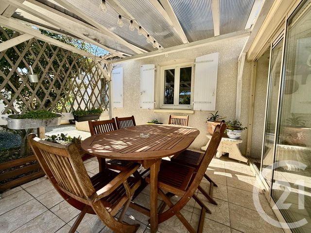 maison à vendre - 5 pièces - 104.69 m2 - ST XANDRE - 17 - POITOU-CHARENTES - Century 21 Agence Du Vieux-Port