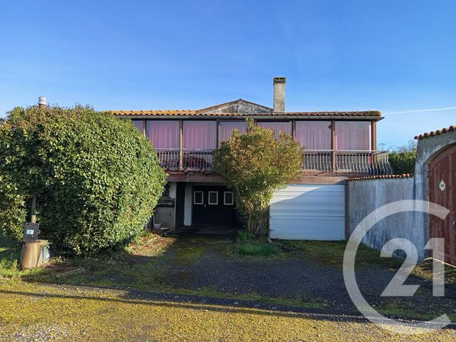 maison à vendre - 7 pièces - 225.0 m2 - L HOUMEAU - 17 - POITOU-CHARENTES - Century 21 Agence Du Vieux-Port
