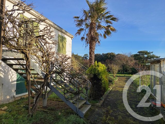 maison à vendre - 7 pièces - 225.0 m2 - L HOUMEAU - 17 - POITOU-CHARENTES - Century 21 Agence Du Vieux-Port