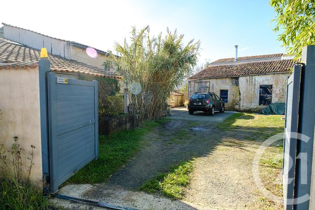 maison à vendre - 7 pièces - 200.0 m2 - ST MEDARD D AUNIS - 17 - POITOU-CHARENTES - Century 21 Agence Du Vieux-Port