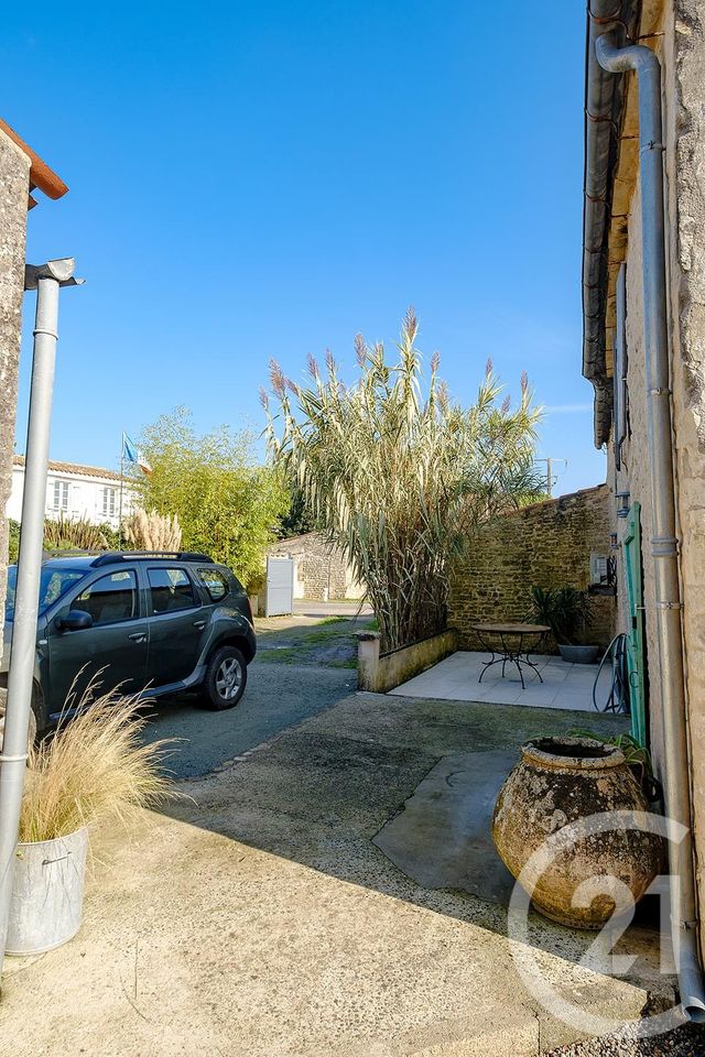 maison à vendre - 7 pièces - 200.0 m2 - ST MEDARD D AUNIS - 17 - POITOU-CHARENTES - Century 21 Agence Du Vieux-Port