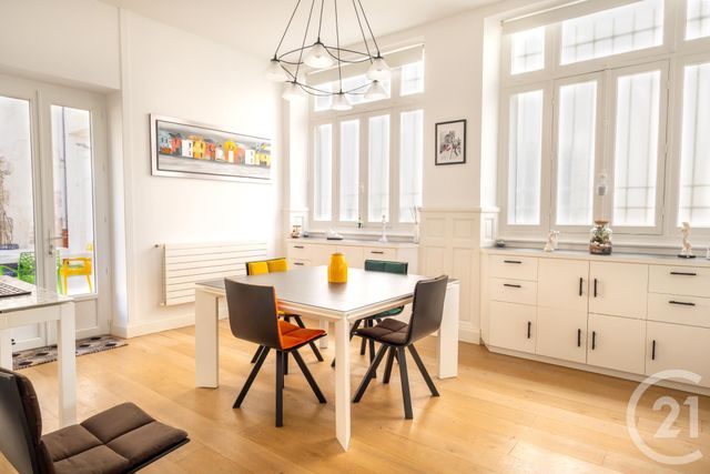 Afficher la photo en grand Appartement à vendre - 4 pièces - 145.0 m2 - LA ROCHELLE - 17 - POITOU-CHARENTES - Century 21 Agence Du Vieux-Port