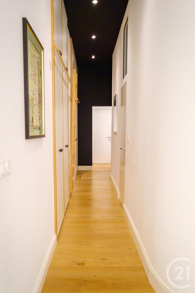Afficher la photo en grand Appartement à vendre - 4 pièces - 145.0 m2 - LA ROCHELLE - 17 - POITOU-CHARENTES - Century 21 Agence Du Vieux-Port