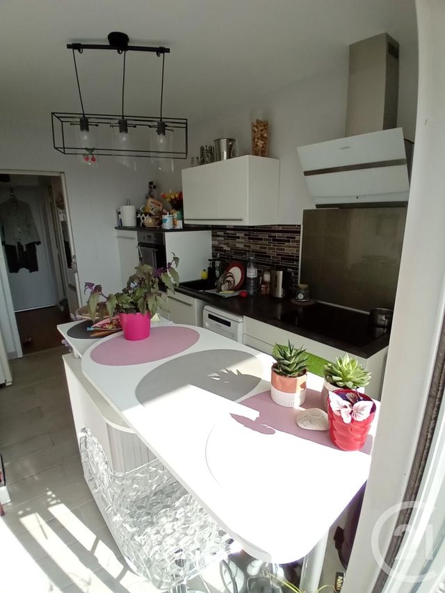 Afficher la photo en grand Appartement F2 à vendre - 2 pièces - 49.28 m2 - LA ROCHELLE - 17 - POITOU-CHARENTES - Century 21 Agence Du Vieux-Port