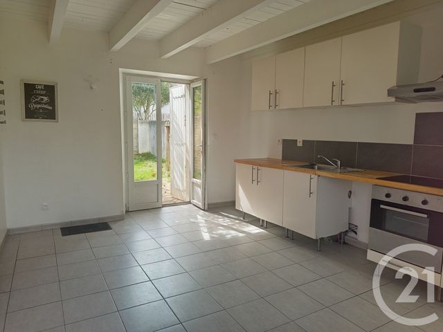 maison à vendre - 5 pièces - 110.0 m2 - STE SOULLE - 17 - POITOU-CHARENTES - Century 21 Agence Du Vieux-Port