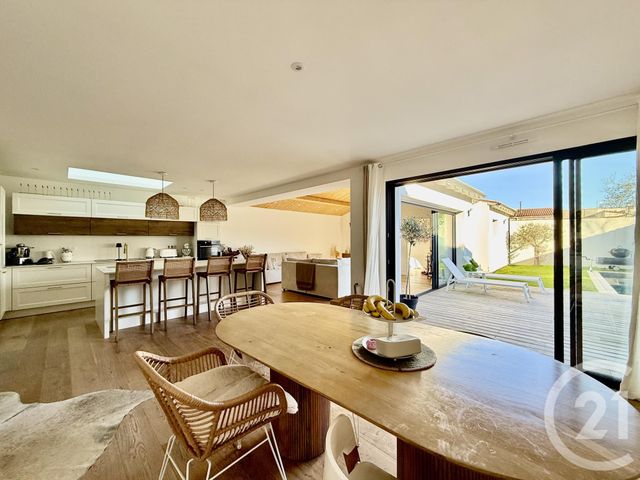 maison à vendre - 4 pièces - 142.0 m2 - L HOUMEAU - 17 - POITOU-CHARENTES - Century 21 Agence Du Vieux-Port