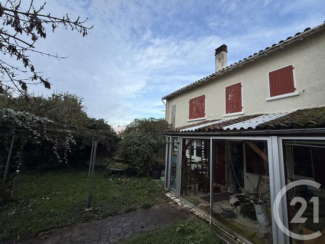 maison à vendre - 5 pièces - 110.0 m2 - ST VIVIEN - 17 - POITOU-CHARENTES - Century 21 Agence Du Vieux-Port