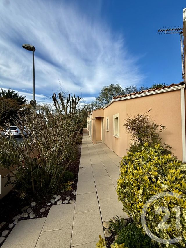 maison à vendre - 6 pièces - 128.19 m2 - ST ROGATIEN - 17 - POITOU-CHARENTES - Century 21 Agence Du Vieux-Port