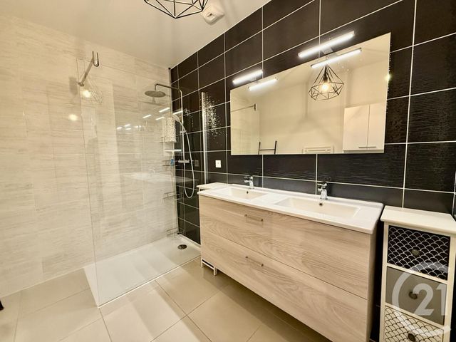 Appartement T3 à vendre - 3 pièces - 62.1 m2 - LA ROCHELLE - 17 - POITOU-CHARENTES - Century 21 Agence Du Vieux-Port