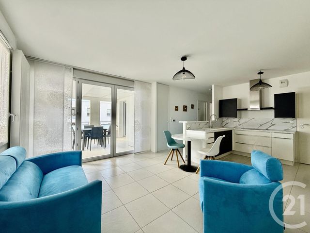 Appartement T3 à vendre - 3 pièces - 62.1 m2 - LA ROCHELLE - 17 - POITOU-CHARENTES - Century 21 Agence Du Vieux-Port