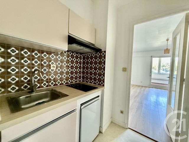 Appartement Studio à vendre - 1 pièce - 26.0 m2 - LA ROCHELLE - 17 - POITOU-CHARENTES - Century 21 Agence Du Vieux-Port