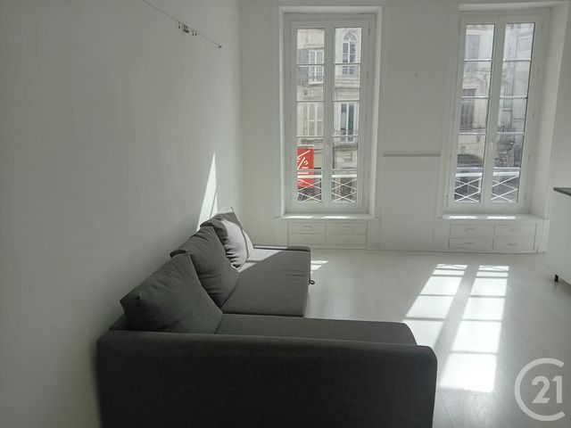 Appartement F3 à louer - 3 pièces - 57.55 m2 - LA ROCHELLE - 17 - POITOU-CHARENTES - Century 21 Agence Du Vieux-Port