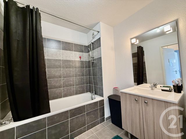 Appartement F2 à vendre - 2 pièces - 44.0 m2 - PERIGNY - 17 - POITOU-CHARENTES - Century 21 Agence Du Vieux-Port