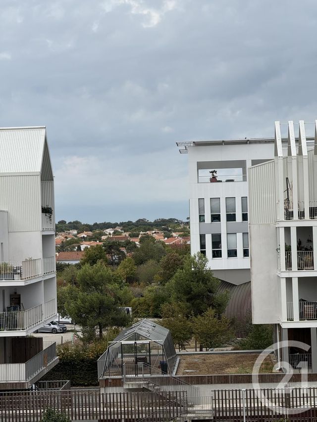 Appartement T3 à vendre - 3 pièces - 62.29 m2 - LAGORD - 17 - POITOU-CHARENTES - Century 21 Agence Du Vieux-Port