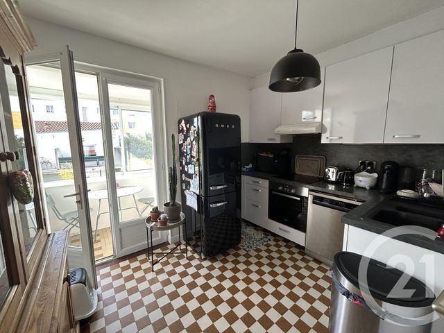 Appartement F3 à vendre - 3 pièces - 65.0 m2 - LA ROCHELLE - 17 - POITOU-CHARENTES - Century 21 Agence Du Vieux-Port