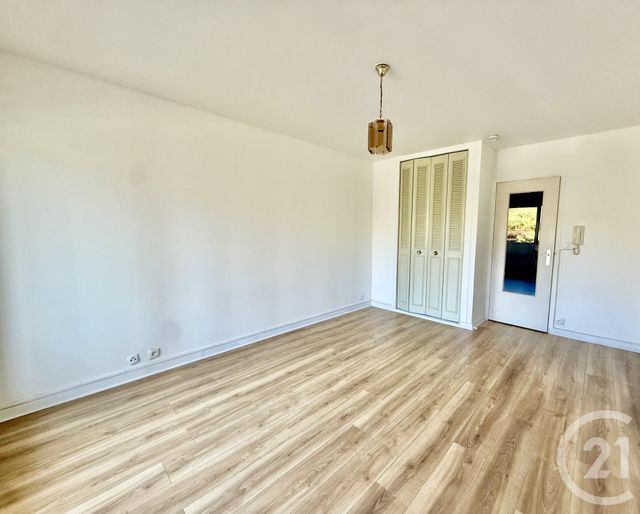 Appartement Studio à vendre - 1 pièce - 26.0 m2 - LA ROCHELLE - 17 - POITOU-CHARENTES - Century 21 Agence Du Vieux-Port