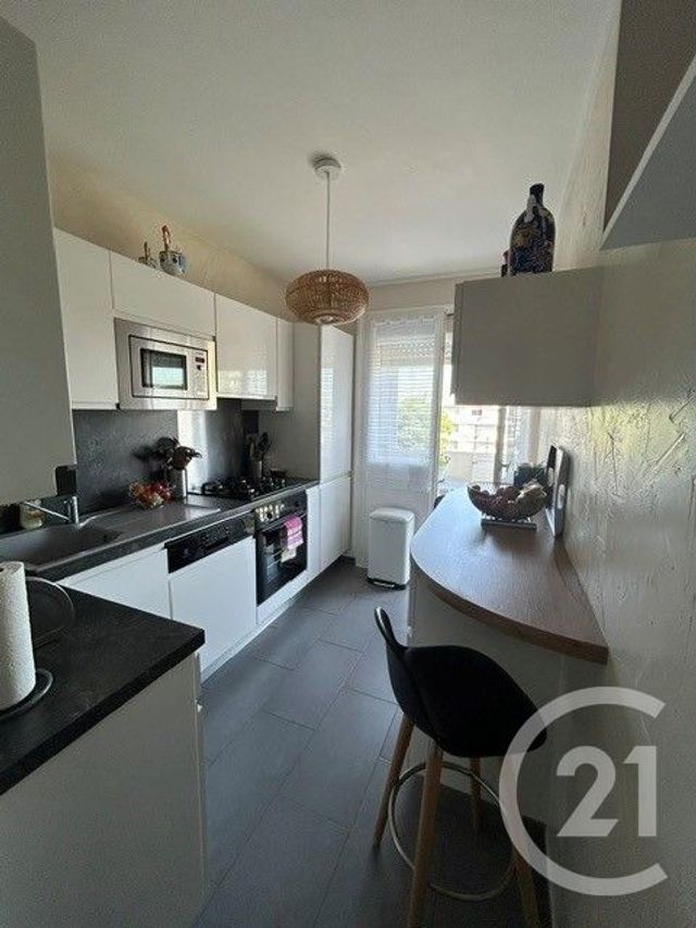 Appartement F3 à vendre - 3 pièces - 70.57 m2 - LA ROCHELLE - 17 - POITOU-CHARENTES - Century 21 Agence Du Vieux-Port