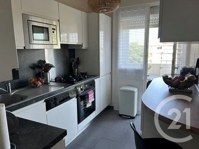 Appartement F3 à vendre - 3 pièces - 70.57 m2 - LA ROCHELLE - 17 - POITOU-CHARENTES - Century 21 Agence Du Vieux-Port