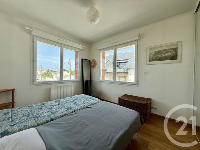 Appartement T2 à vendre - 3 pièces - 62.0 m2 - LA ROCHELLE - 17 - POITOU-CHARENTES - Century 21 Agence Du Vieux-Port