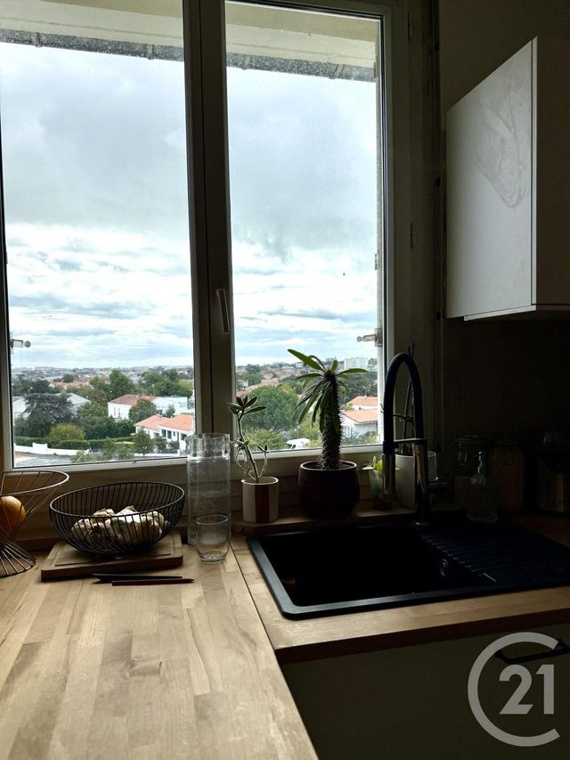 Appartement T3 à vendre - 3 pièces - 62.86 m2 - LA ROCHELLE - 17 - POITOU-CHARENTES - Century 21 Agence Du Vieux-Port